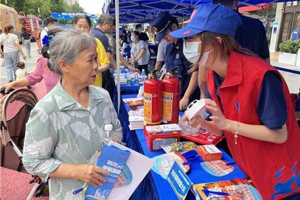 深圳寶安推動居住場所安裝感煙火災探測報警器